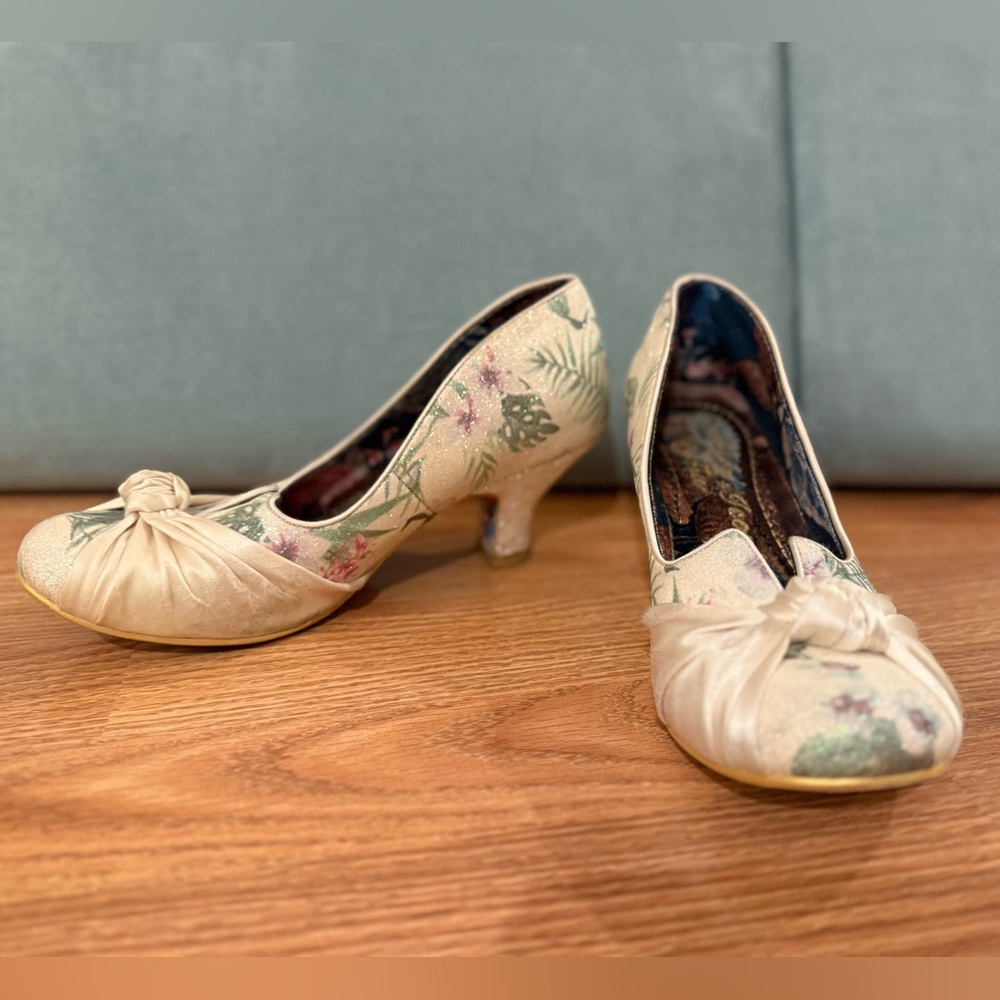 Irregular choice EU39/US8